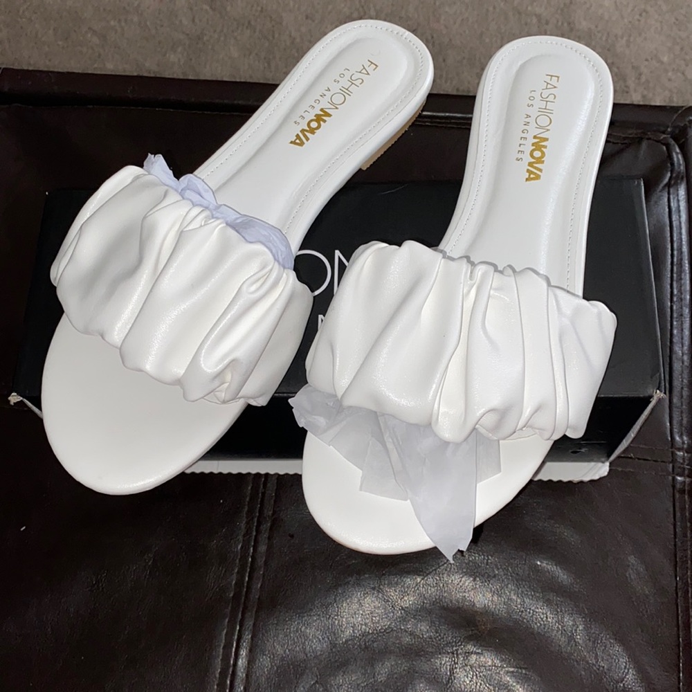 BRAND NEW Fashion Nova Slippers